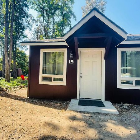 Riverfront Lodging Shady Cove 외부 사진