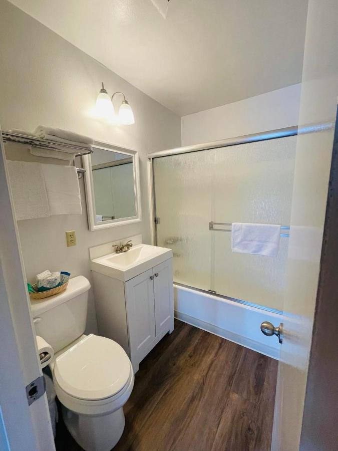 Riverfront Lodging Shady Cove 외부 사진