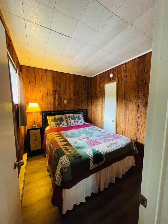 Riverfront Lodging Shady Cove 외부 사진