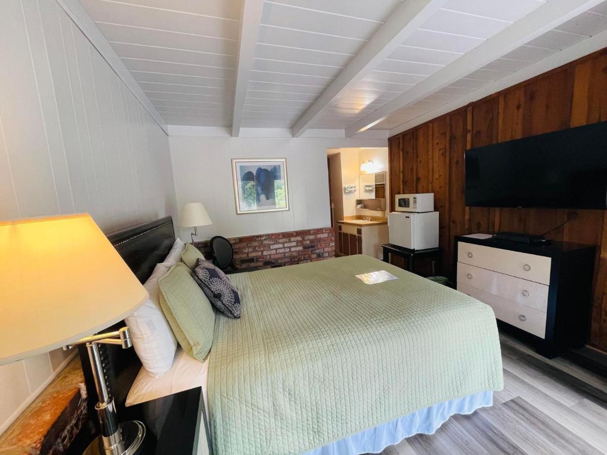 Riverfront Lodging Shady Cove 외부 사진