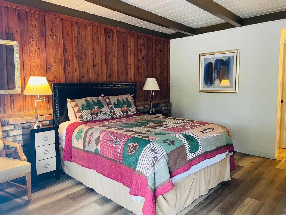 Riverfront Lodging Shady Cove 외부 사진