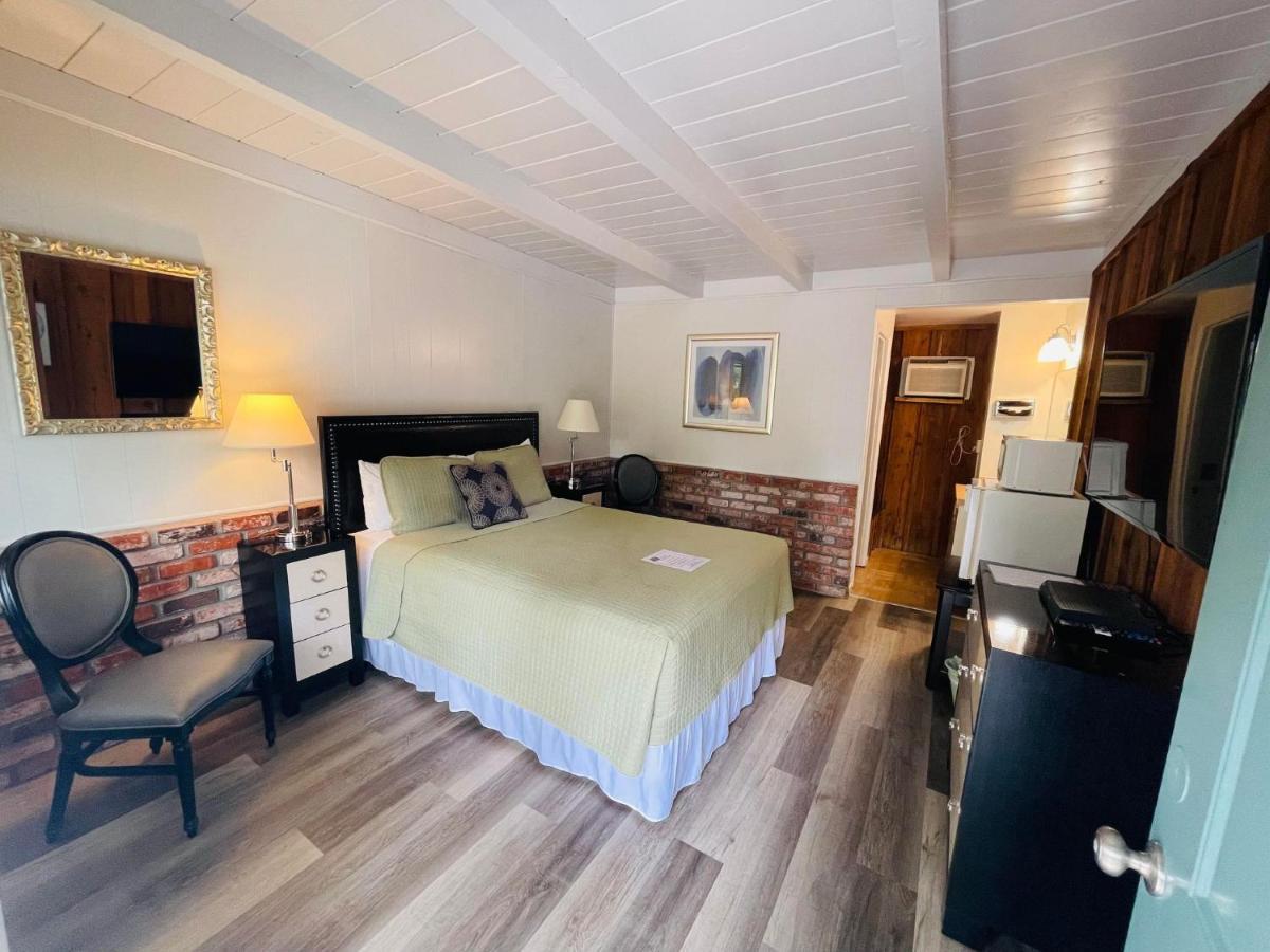 Riverfront Lodging Shady Cove 외부 사진
