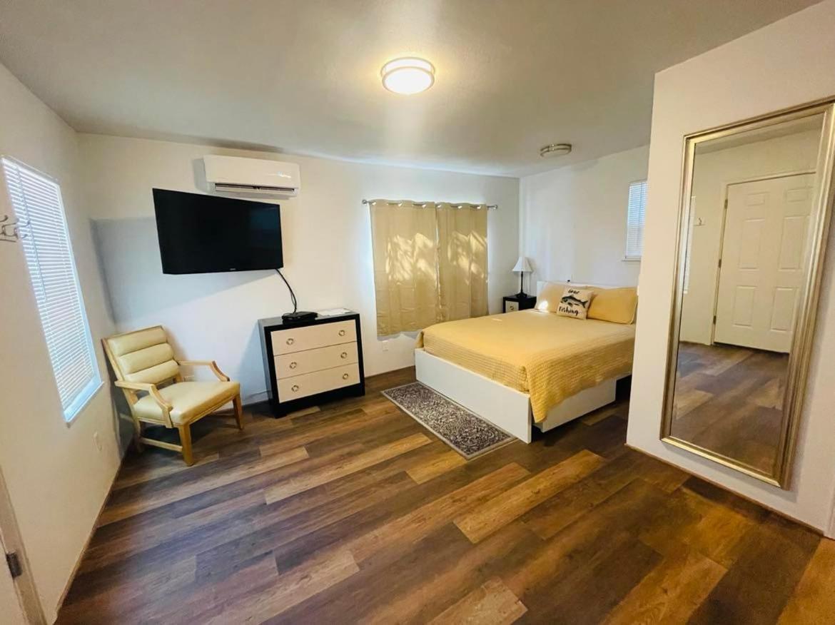 Riverfront Lodging Shady Cove 외부 사진